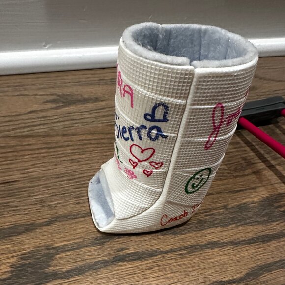 American Girl Doll McKenna Cast & Crutches set - Picture 5 of 6